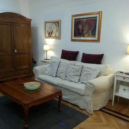 Lilium House Apts *