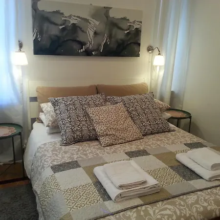 Lilium House Apts