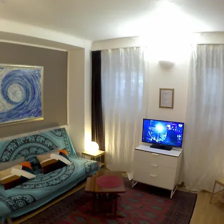Lilium House Apts Apartment Rom