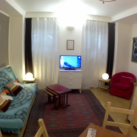 Lilium House Apts