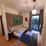 Lilium House Apts